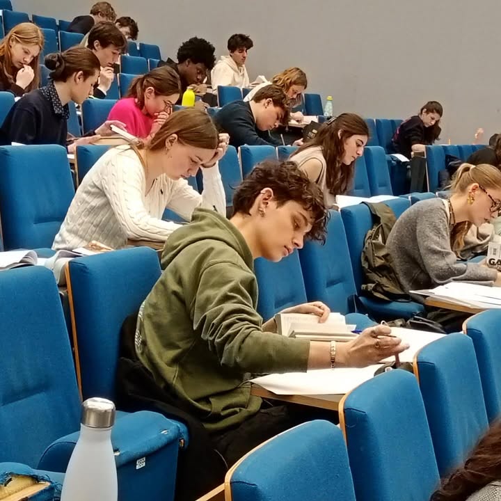 Neylan Charlier distinguée en rhéto latin