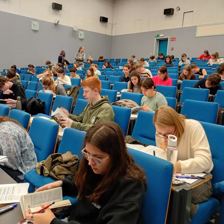 Neylan Charlier distinguée en rhéto latin