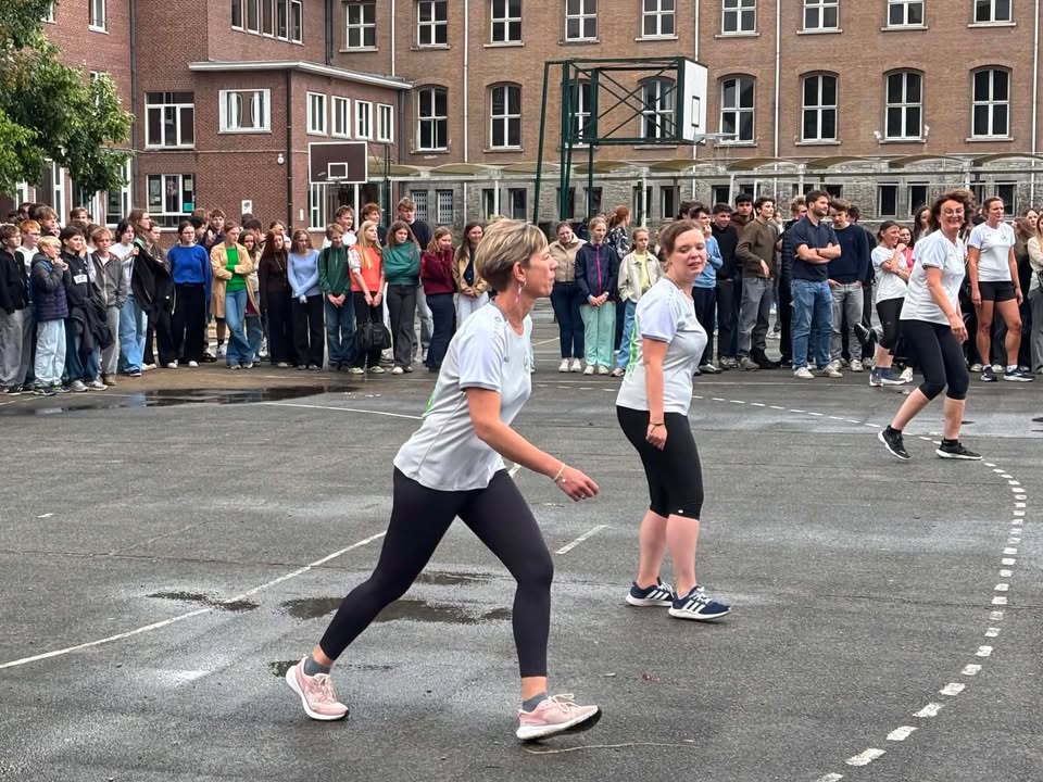 Rencontre sportive : profs vs rhétos
