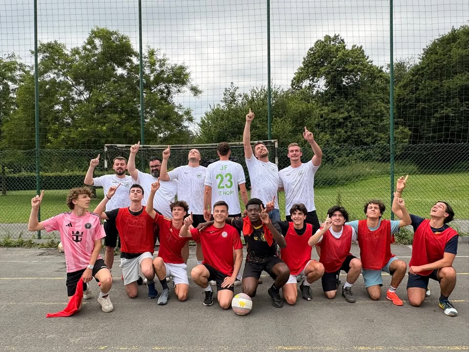 Rencontre sportive : profs vs rhétos