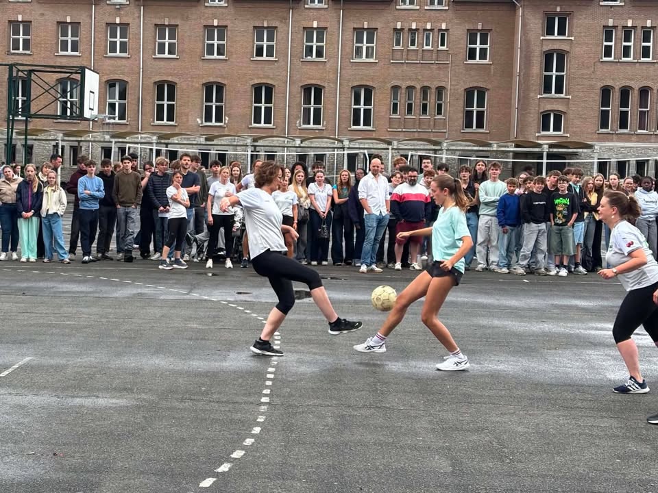 Rencontre sportive : profs vs rhétos