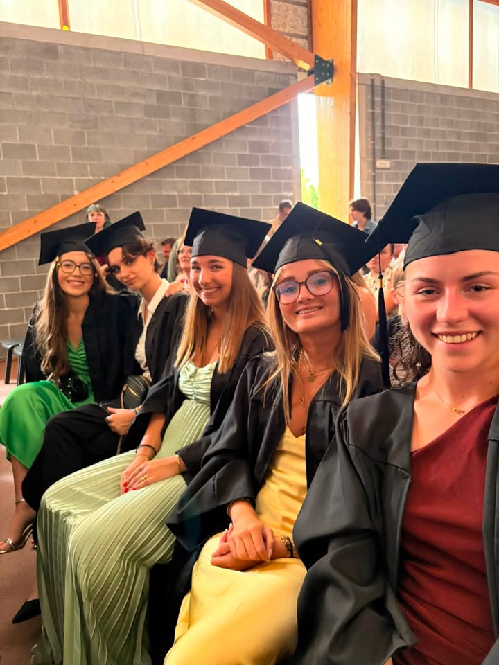 Félicitations aux diplômés de Saint-André