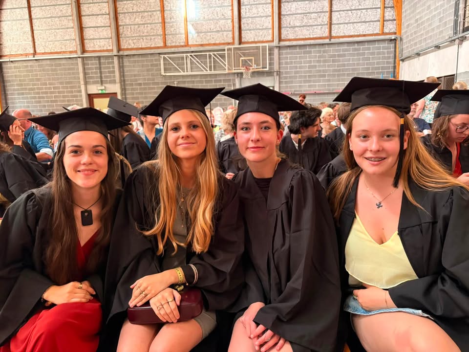 Félicitations aux diplômés de Saint-André